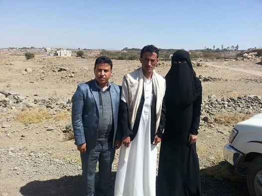 ناشطون ينشورن صورة ل عرفات القاضي مع زوجتة هدى ال نيران ناشطون ينشورن صورة ل عرفات القاضي مع زوجتة هدى ال نيران
