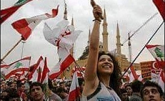 مظاهرة طلعت ريحتكم اخبار لبنان 30-8-2015 صور بنات لبنان 2016 في المظاهرة 2 صور بنات لبنان 2016