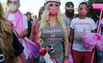مظاهرة طلعت ريحتكم اخبار لبنان 30-8-2015 صور بنات لبنان 2016 في المظاهرة 6 صور بنات لبنان 2016