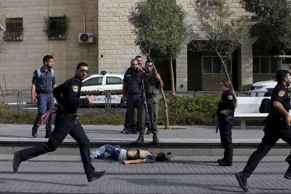 أخبار فلسطين 13-10-2015 ثورة السكانين وذبح الصهانية اعدام طفل فلسطيني 1 اخبار فلسطين واعدامات ميدانية