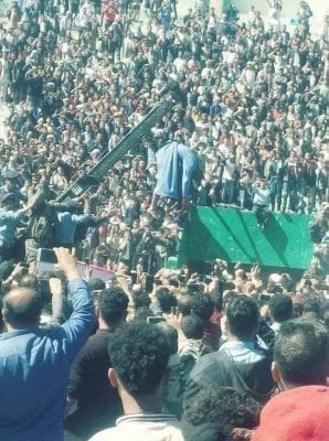 إنتشار فيديو إعدام قاتل الطفلة الاء الحميري ومغتصب الطفلة صور 1 مقتل يوسف الثوابي مغتصب الطفلة