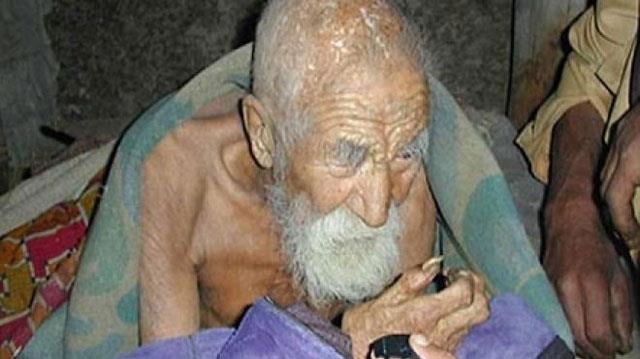 صورة اكبر رجل معمر في السن ماهاشتا ماراسي يبلغ عمره 179 عام صورة اكبر رجل معمر في السن ماهاشتا ماراسي يبلغ عمره 179 عام