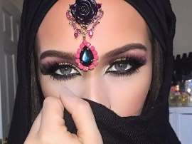 كارلي بيبل تجذب الجميع بمكياجها العربي علي انستغرام 1 كارلي بيبل تجذب الجميع بمكياجها العربي علي انستغرام