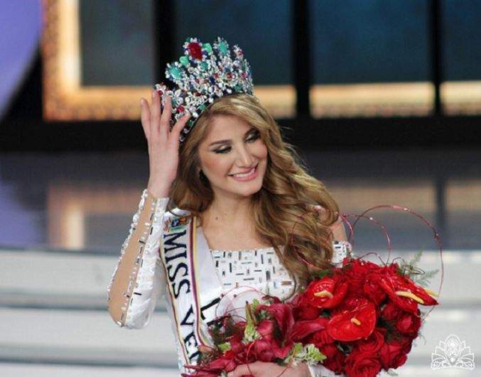 مريم حبش ملكة جمال الكون 2015 العالم