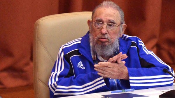 وفاة فيدل كاسترو الرئيس الكوبي صور جنازة فيدل بعد إنجازات كبيرة وعمر 90 عام حياة فيدل كاسترو