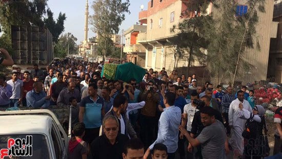 صور من جنازة الفنان مظهر ابو النجا بعد اعلان وفاة مظهر ابو النجا وسبب وفاته 6