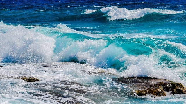 تفسير رؤية أمواج البحر في المنام