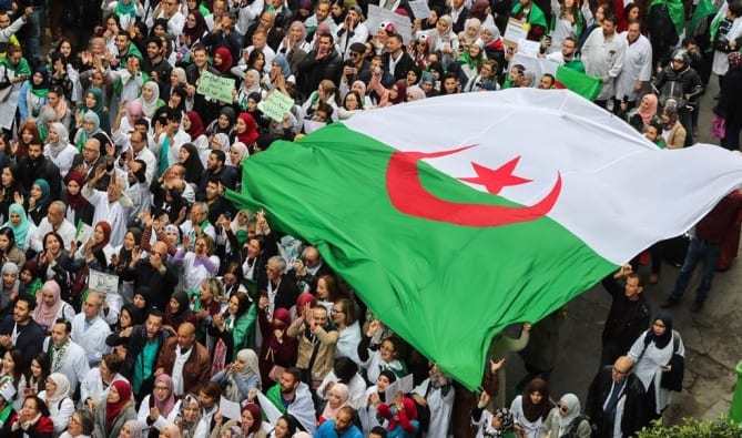 عدد سكان الجزائر 200 million